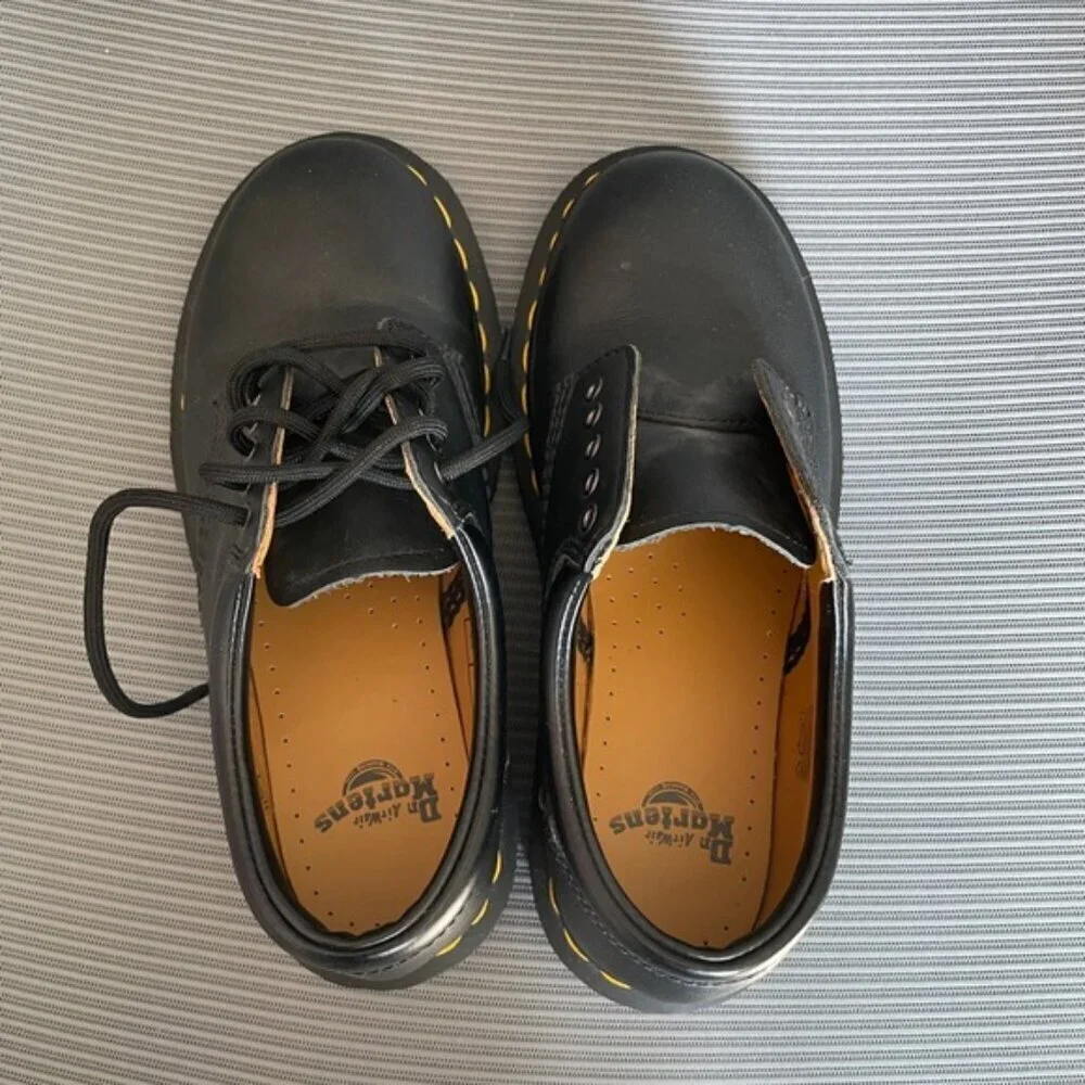 NWOT Dr. Marten Nappa Leather 5 hole Casual Shoes - Size 4